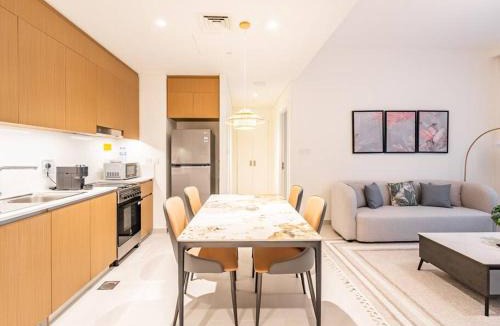 Dubai Apartment | Coastal Charm Casita : 1BR Creek Beach Elegance