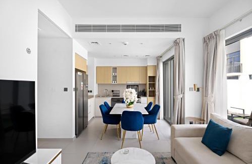 Dubai Apartment | Luxurious 6-Sleeper Villa with Large Outdoor Patio