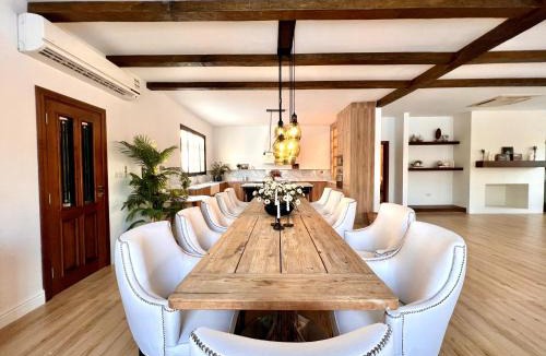 Sharjah House | AL JUNAIDI FARM BY BRIDGE RETREATS