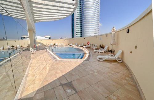 Jumeirah Lake Towers Apartment | Cosmos Living Stylish Studio Near Metro
