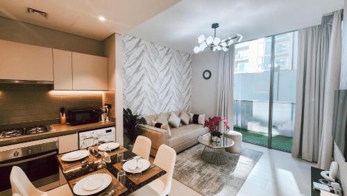 Dubai Apartment | STAY BY LATINEM Luxury 1BR Holiday Home CV A103 near Burj Khalifa