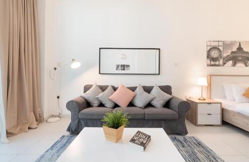 Palm Jumeirah House | Unified Vacation Homes-Deluxe Sea View Studio-Balcony-Parking-20