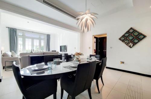 Dubai Villa | Vacationer Holiday Homes I Modern 3 Bed Villa I Private Pool I Luxury Retreat I Whispering Pines