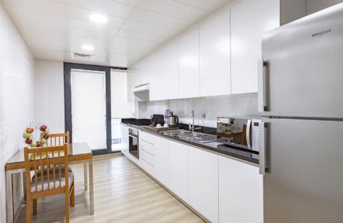 Al Mankhool Apartment | Golden Sands Suites