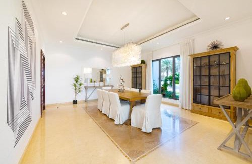 Palm Jumeirah Villa | Maison Privee - 5 Stars Villa with Private Pool or Beach on Palm Jumeirah