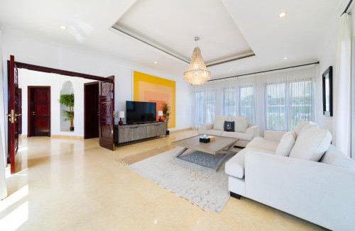 Palm Jumeirah Villa | Maison Privee - 5 Stars Villa with Private Pool or Beach on Palm Jumeirah