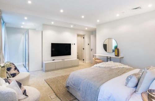 Jumeirah Beach Residence Apartment | Ultimate 5BR Duplex Sky Villa with Private Pool and Panoramic Views by Exclusive Holiday Homes