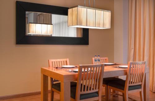 Jumeirah Lake Towers Apartment | Oaks Liwa Heights Hotel Suites