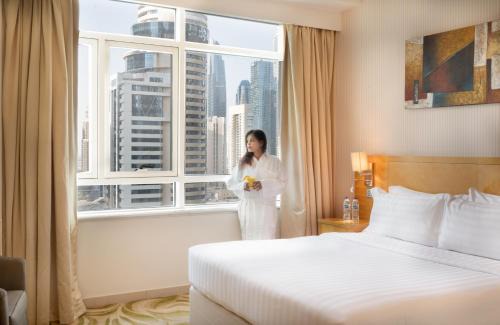 Jumeirah Lake Towers Apartment | Oaks Liwa Heights Hotel Suites