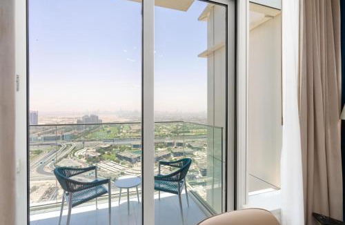 Al Sufouh 2 Apartment | Ultimate Stay - Avani Palm Burj-AlArab View from the pool