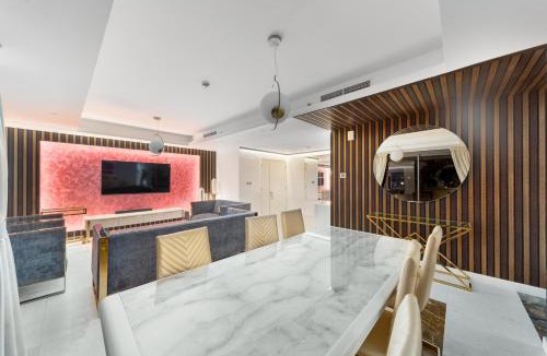 Jumeirah Beach Residence Apartment | Elan Suites 5-Bedroom Beach Villa