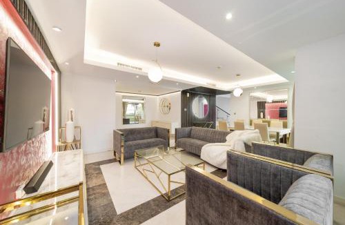 Jumeirah Beach Residence Apartment | Elan Suites 5-Bedroom Beach Villa