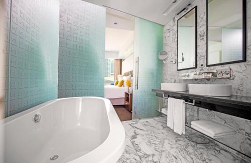 Jumeirah Lake Towers Hotel | voco - Bonnington Dubai by IHG