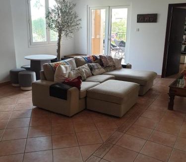 Dubai Investment Park Bed & Breakfast | Cherrywood House