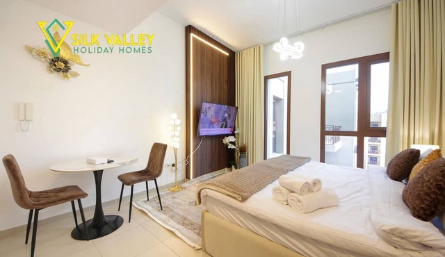 Silk Valley - Cozy Studio with pool view
