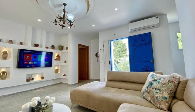 Charming Apartment in Historic Carthage With Modern Comforts