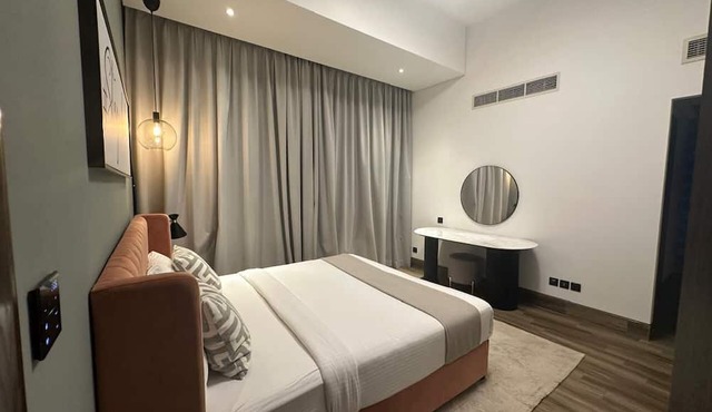 Modern 1BR in J One Pool & Gym