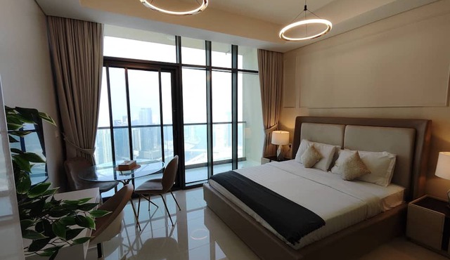 Lux BnB Aykon City I Skyline Canal Views