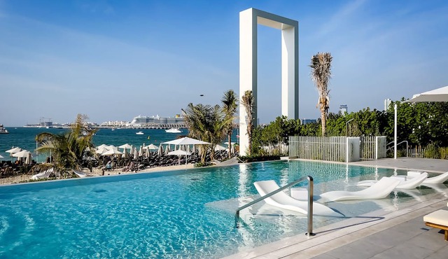 Elite 2BR at La Vie with sea view