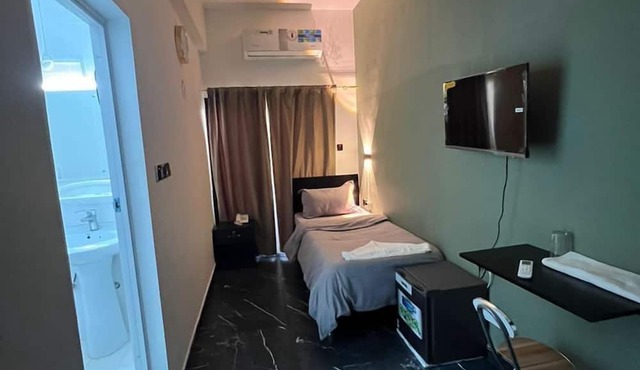 GUEST INN HOTEL LLC