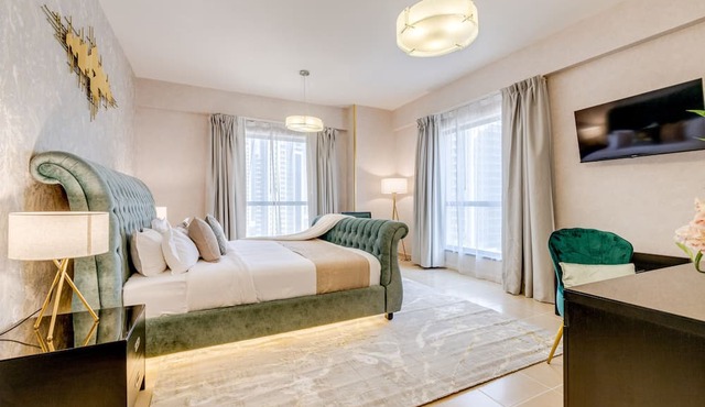 GLOBALSTAY. Modern Ap steps to JBR Beach