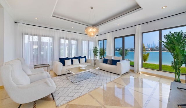 5* Villa w/Private Pool/Beach on Palm Jumeirah