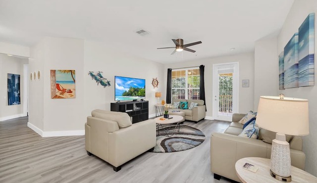 Lake Front Updated Stunner WOW in Orlando