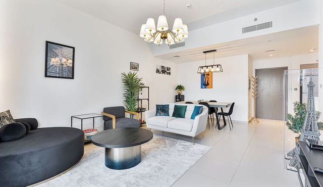 Sleek 3BR with Burj Park & Dubai Fountain view
