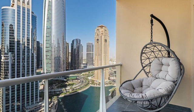 Lake View 1-Bedroom Apartment - 5 min to Metro Station JLT