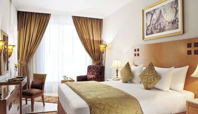1BR City | Mercure BH | Metro Facing, Pool + Gym | 2 Units