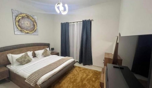 Luxury 2BR w/Pool, Gym & Balcony - Safi Apartment