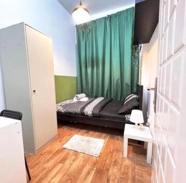 Roomora Room In Barsha Heights Tecom Dubai