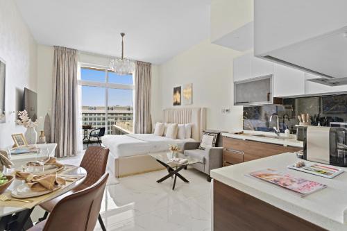 Frank Porter - Jewelz Residence