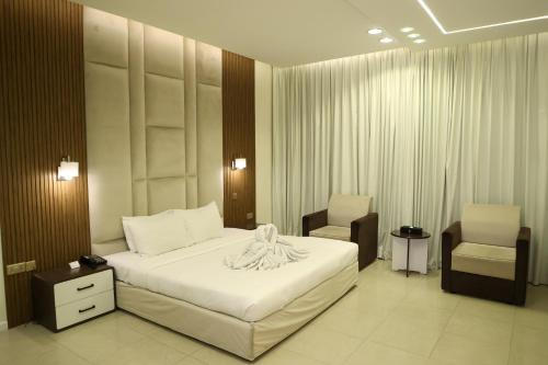 Clifton International Hotel