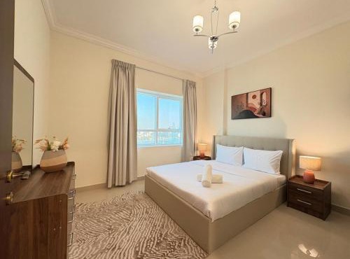 Elegant 3BR Apartment with Stunning Waterfront Views