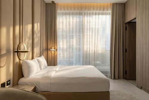 World Trade Centre Studio Apartment with Gym, Pool and Parking
