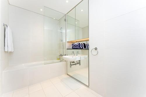 DIFC Living upgraded 1 bedroom apartment