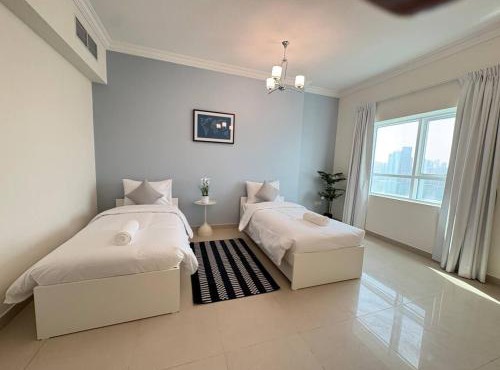 Luxury 3BR Sea Skyline View Noor
