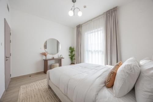 Bloomfields Curated 1BR in Water's Edge 8