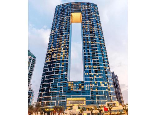 Luxury 1BR in JBR at Address Beach Resort Walk to Dubai Eye with Pool and Beach Access by La Brisa