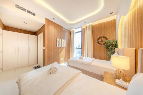 Private Pool Villa in Sharjah - Green Gem - BBQ Pit - Maid Room