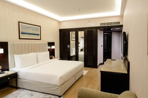 Luxe Avenue Hotel
