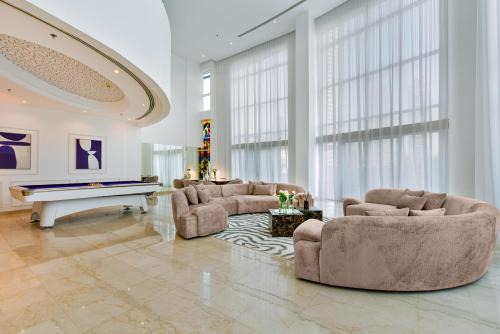 Private villa in Marina with private pool!