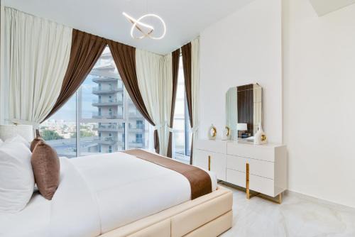 Lux BnB Gemz - Al Furjan I Private Pool I