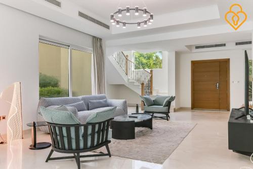 keysplease 4 BR Villa private pool, Jumeirah Park in Dubai
