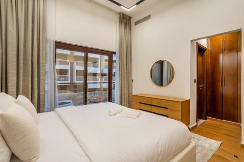 Luxury 4 BHK Villa in JVC by dPie