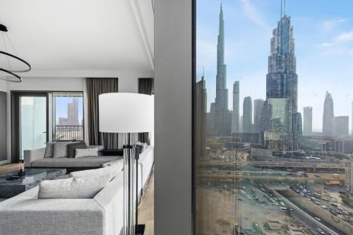 Luxury 2BR Walk-In Closet Full Burj Khalifa View