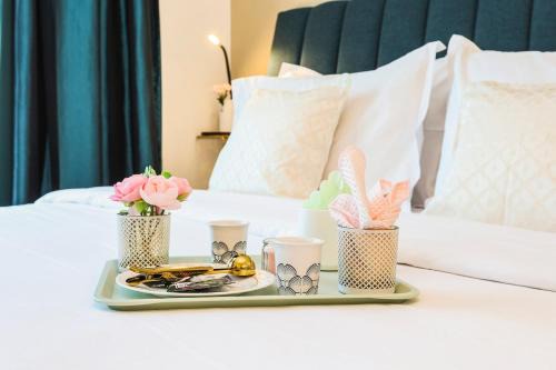 FIRST CLASS Studio Cozy Vibes and Stylish Escape
