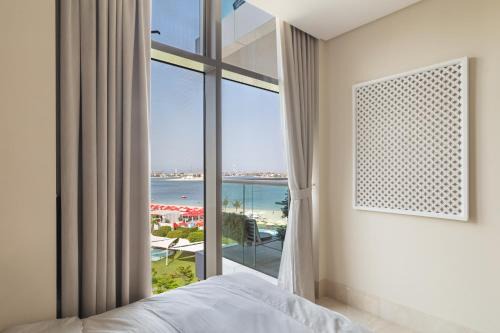 Best View Luxury 2BDR Palm Jumeirah, Beach & Pool
