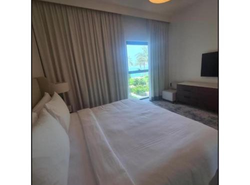 Address Beach Resort Fujairah - BLUE WORLD